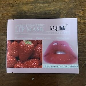 Sweet Strawberry Lip Mask - Pink